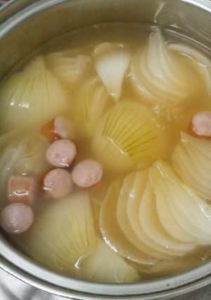 ごろごろたまねぎの簡単コンソメスープ-レシピのメイン写真