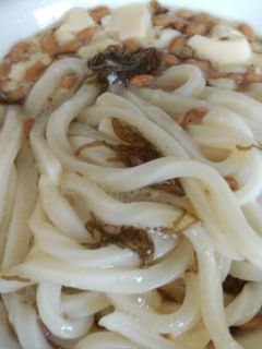 納豆もずくうどん-レシピのメイン写真
