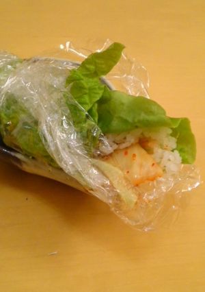 お夜食☆サンチュキム巻き寿司風-レシピのメイン写真