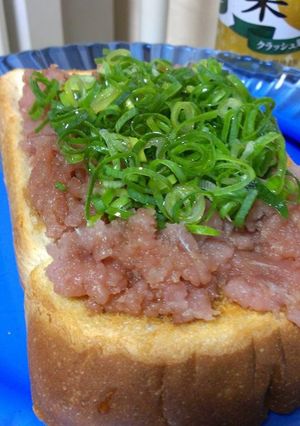 （;´Д｀）激暑！まんまネギトロトースト-レシピのメイン写真