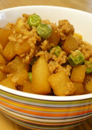 大根と鶏挽肉とグリンピース♪ご飯にのせて-レシピのメイン写真