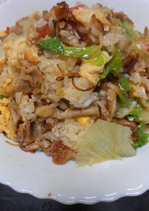 豚ばら肉とレタスと卵のチャーハン-レシピのメイン写真