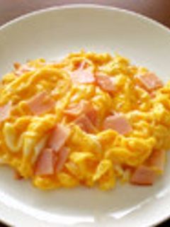 簡単!ハム入りスクランブルエッグ♪-レシピのメイン写真