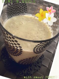 朝の一杯☆キウイとリンゴのスムージー-レシピのメイン写真