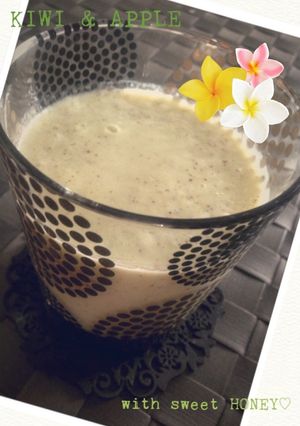 朝の一杯☆キウイとリンゴのスムージー-レシピのメイン写真