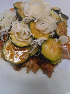 若鶏もも肉とズッキーニのしょうゆ糀炒め-レシピのメイン写真