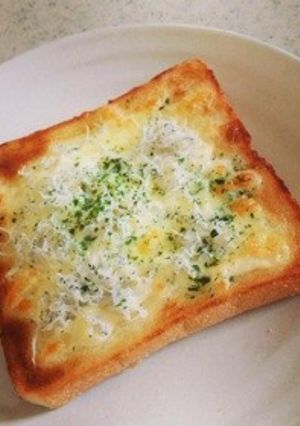 簡単朝食！チーズしらすトースト-レシピのメイン写真