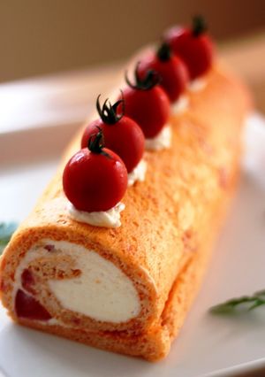 トマトとチーズの米粉ロールケーキ-レシピのメイン写真