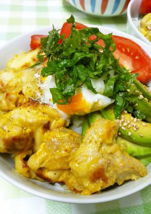 ガツンと美味しい！タンドリーチキン丼-レシピのメイン写真