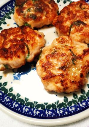 お弁当に♪さっぱり大葉入り鮭バーグ-レシピのメイン写真