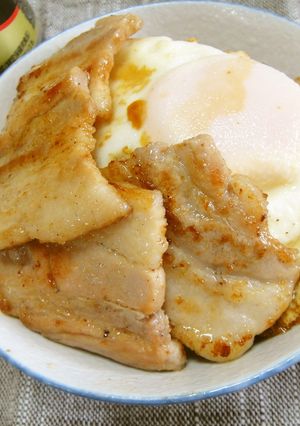 厚切り豚バラ肉のガーリックバター醤油丼-レシピのメイン写真