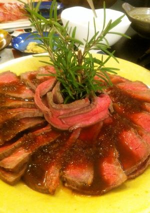 簡単ローストビーフ＊こく旨玉ねぎソース-レシピのメイン写真