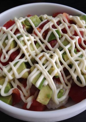 残った酢飯でアボカドトマト丼-レシピのメイン写真