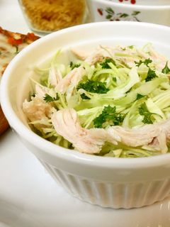 *ヘルシー*蒸し鶏とキャベツのサラダ*-レシピのメイン写真