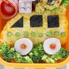 รูปของ 乗り物バスキャラ弁♪遠足や社会科学習に