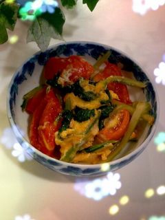 セロリの葉とトマトの卵炒め-レシピのメイン写真