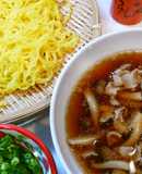 旨い♪豚三枚肉としめじのつけラーメン