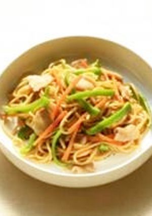 1/3日分緑黄色野菜！赤と緑の焼きそば-レシピのメイン写真