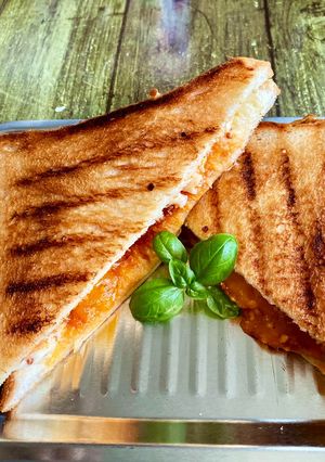 ボロネーゼと温玉チーズのホットサンド-レシピのメイン写真