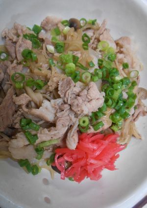 豚小間切肉としらたき入り豚丼-レシピのメイン写真