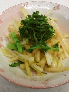 節約♪大根の皮と葉の昆布茶炒め-レシピのメイン写真