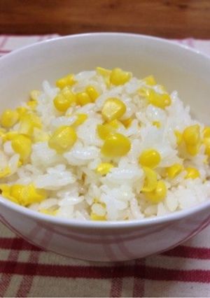 炊飯器で丸ごと炊くだけ☆とうもろこしご飯-レシピのメイン写真
