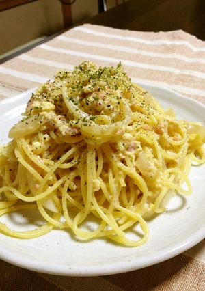 ベーコンと鮭フレークのカルボナーラ-レシピのメイン写真