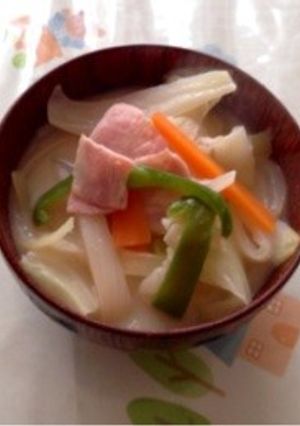 残り野菜とベーコンのミルク味噌汁-レシピのメイン写真