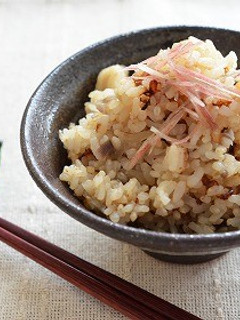 帆立と茗荷(みょうが)の簡単炊き込みご飯-レシピのメイン写真