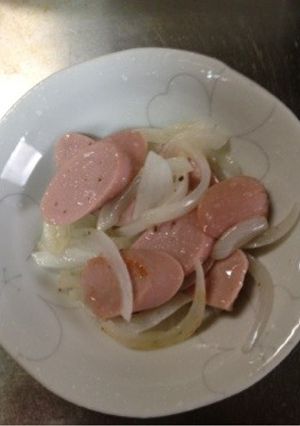 魚肉ソーセージと玉ねぎの お手軽炒め-レシピのメイン写真