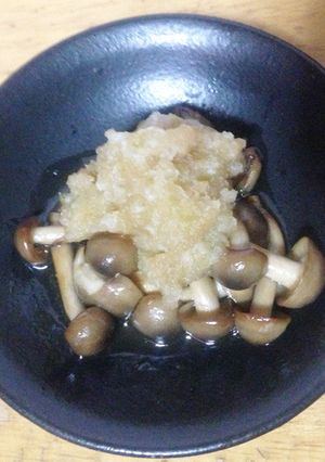 しめじ醤油炒め大根とリンゴおろし添え-レシピのメイン写真