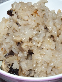 ダイエットに・キノコたっぷり炊き込みご飯-レシピのメイン写真