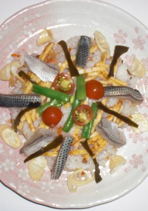 コノシロのチラシ寿司と骨せんべい-レシピのメイン写真