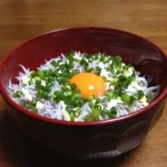 รูปของ 簡単おいしい☆しらすマヨ丼