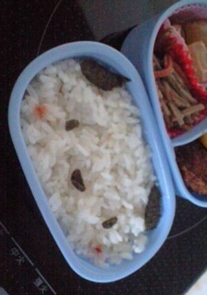 簡単☆詰めご飯でわんちゃん〈キャラ弁〉-レシピのメイン写真