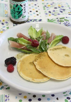 バジル風味のパンケーキサラダ-レシピのメイン写真