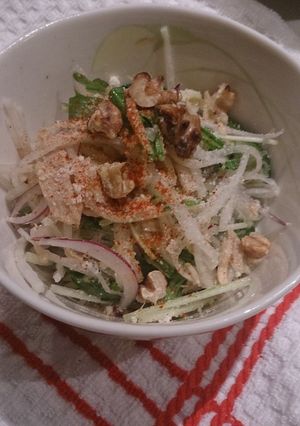 くるみをのせたツナと大根のパスタサラダ-レシピのメイン写真