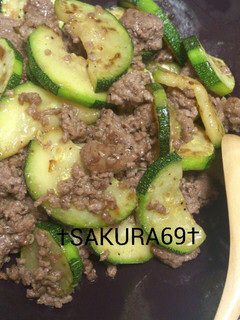 †ズッキーニと挽き肉のシンプル炒め†-レシピのメイン写真