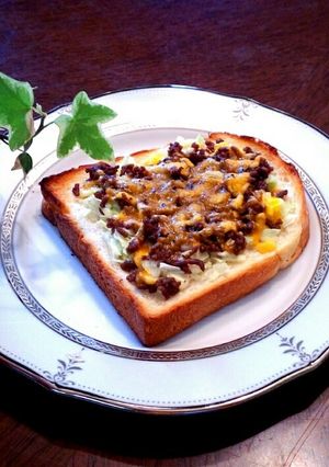 そぼろとキャベツのマヨトースト-レシピのメイン写真
