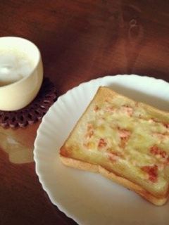 鮭フレークの朝パン-レシピのメイン写真