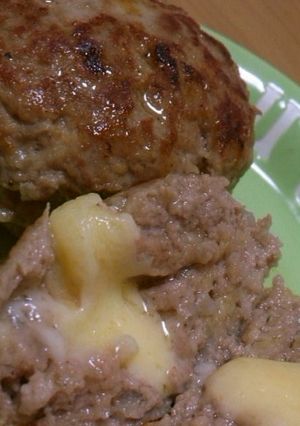 旨い♪チーズに秘密！とろ～りハンバーグ♪-レシピのメイン写真