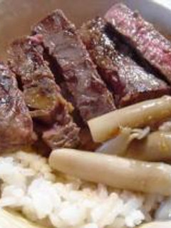☆ステーキ丼~ガーリック醤油ソース☆-レシピのメイン写真
