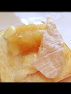 朝食シリーズ♥カマンベールジャムトースト-レシピのメイン写真