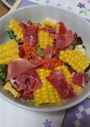 簡単♪生ハムととうもろこしの夏サラダ-レシピのメイン写真