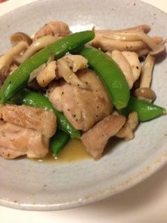 鶏肉とスナップえんどうのガリバタ炒め-レシピのメイン写真