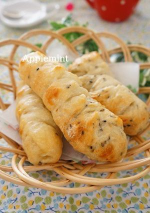 ごま風味のクリチ入り三つ編みパン-レシピのメイン写真
