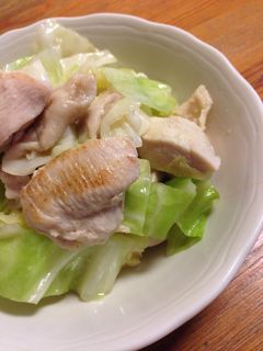 塩麹で鶏ムネとキャベツのフライパン蒸し-レシピのメイン写真