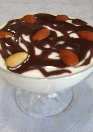 アーモンドムースヨーグルト♪チョコレートソース添え-レシピのメイン写真