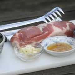 รูปของ 豚バラ肉のサンチュ包み（サムギョプサル）