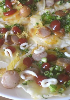 居酒屋っぽい　ギョウザの皮のピザ　-レシピのメイン写真